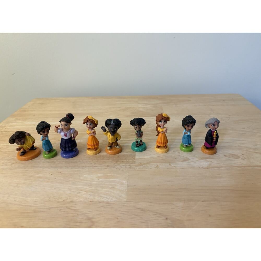 Disney Encanto Mi Familia Toy Figurines Set of 9 Mini Figures Cake Toppers